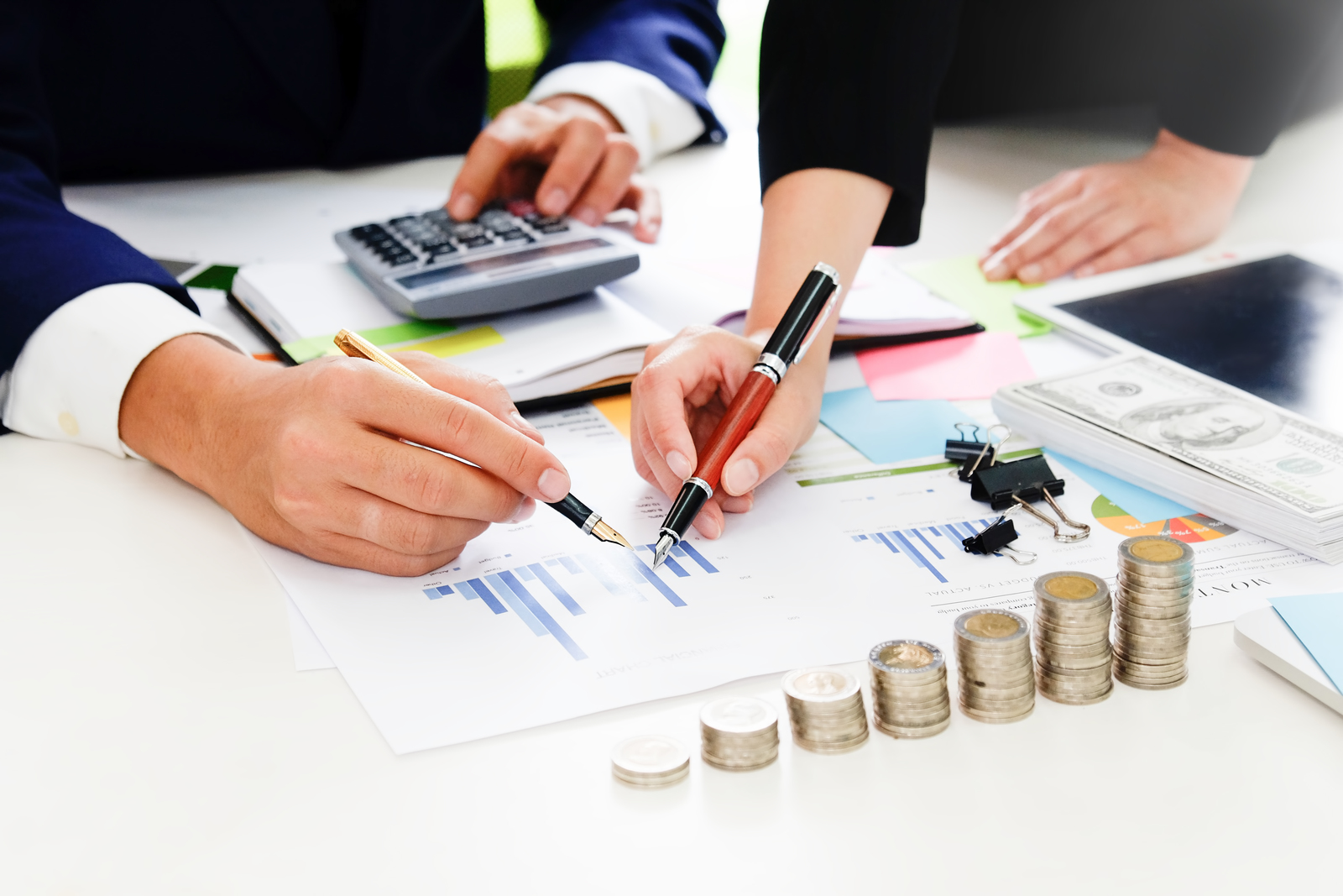 25019070_business-adviser-analyzing-financialfinancial-planning-business-1